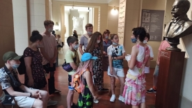 В рамках межрегионального сотрудничества в сфере поддержки детей, находящихся в трудной жизненной ситуации, с 21 по 25 июня 2021 года воспитанники центра «Ровесник» посетили памятные места г. Москвы